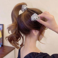 Load image into Gallery viewer, Elegant Crown Hairpin