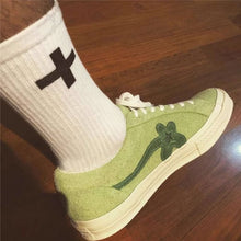Load image into Gallery viewer, Cross Black And White Socks