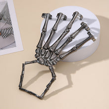 Load image into Gallery viewer, Metal Skull Bracelet