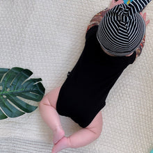 Load image into Gallery viewer, Fake Two-piece Floral Arm Long-sleeved T-shirt