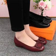 Load image into Gallery viewer, Pump Round Toe Beanie Shoes