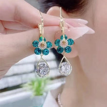 Load image into Gallery viewer, Fashion Flower Crystal Earrings