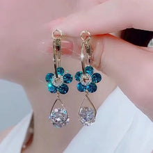 Load image into Gallery viewer, Fashion Flower Crystal Earrings