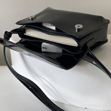 Load image into Gallery viewer, Vintage Underarm Crossbody Bag