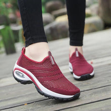 Load image into Gallery viewer, Women Breathable Mesh Slip On Sneakers