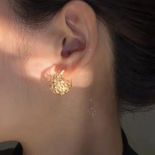 Load image into Gallery viewer, Fashion Cutout Earrings